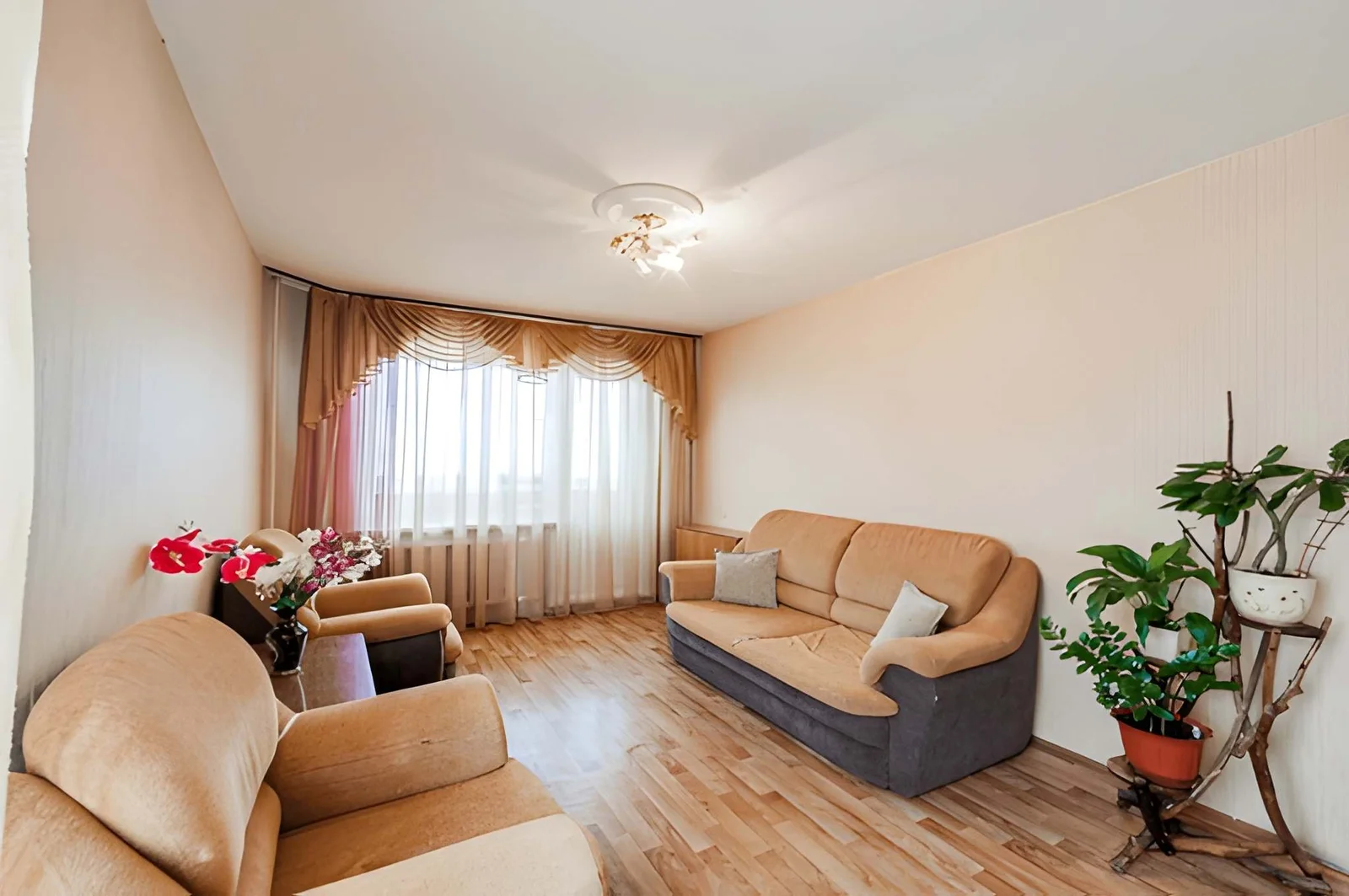 Why Do Some Small Rooms Feel Spacious While Others Feel Crowded?
